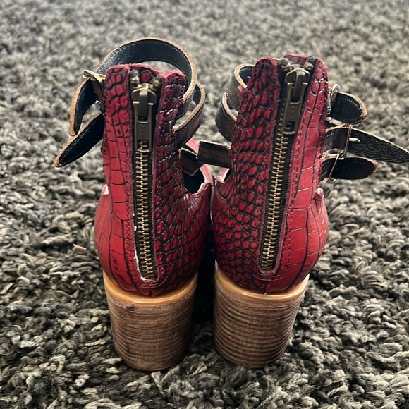 Freebird Randi Red Croco - Picture 3 of 8